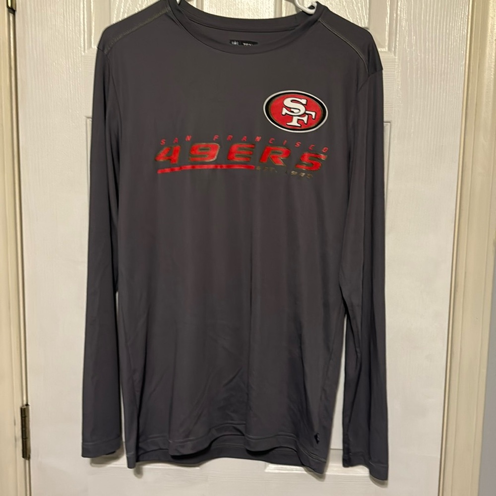 Men’s long sleeve 49ers shirt, size medium, perfect condition